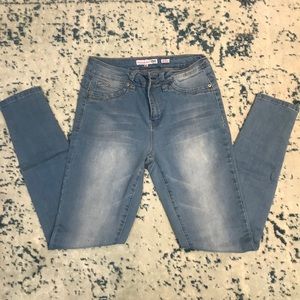 YMI Skinny Jeans "Wanna Betta Butt?"